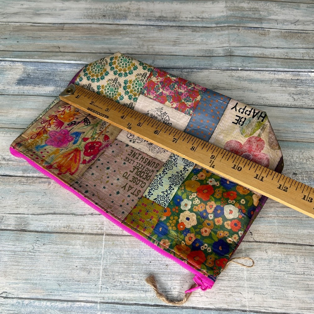 Natural Life Zip Pouch Recycled Plastic Bottles Bag Cosmetic Bag Wet Floral - Picture 8 of 8